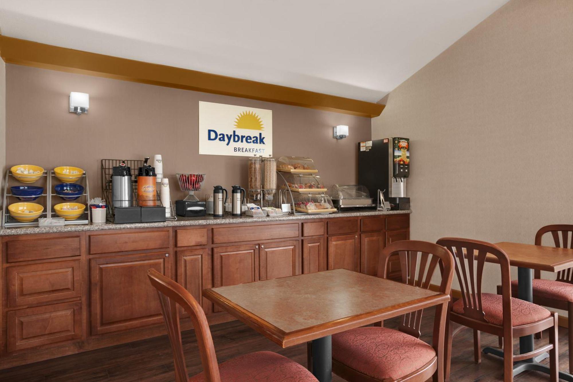 Days Inn By Wyndham Middletown New Hampton Buitenkant foto